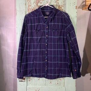 Women’s Cabela’s blue and purple plaid button down nylon Utility shirt size XL